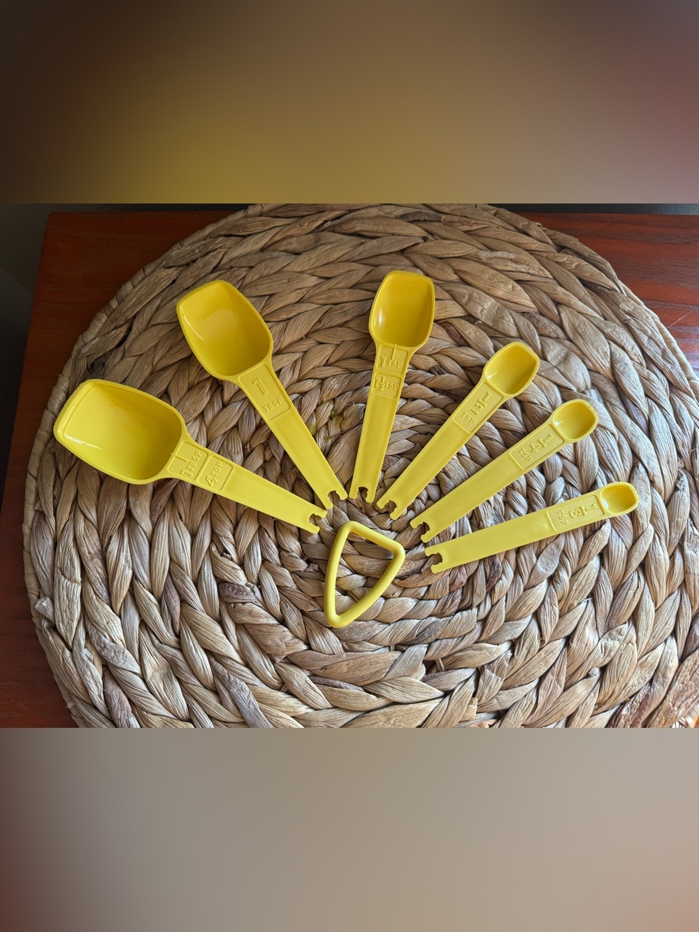 Vtg Tupperware Stacking meausring Spoons - Daffodil Yellow - 6 Piece